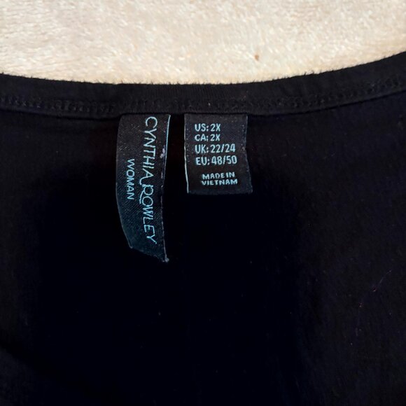 Cynthia Rowley Woman Plus 2X Black V-Neck Pocket Tee - Picture 2 of 4